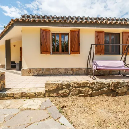 Ampia Con Giardino A 5 Minuti Dal Mare- Casa Janas Sìnnai