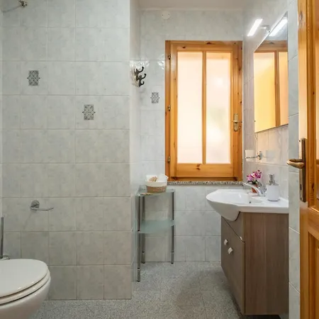 Ampia Con Giardino A 5 Minuti Dal Mare- Casa Janas Appartement